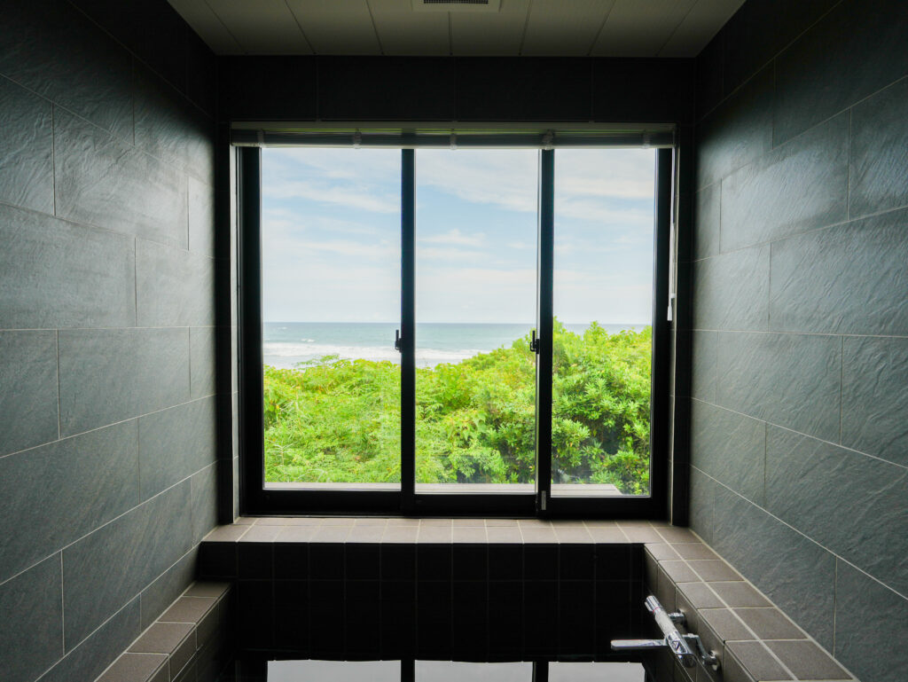 海を望むバスルーム